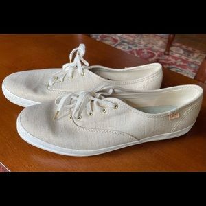 Keds women’s gold sneaker. Size 8